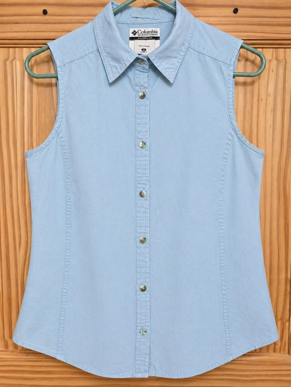 Columbia Sleeveless Button-Front Top in Light Blue